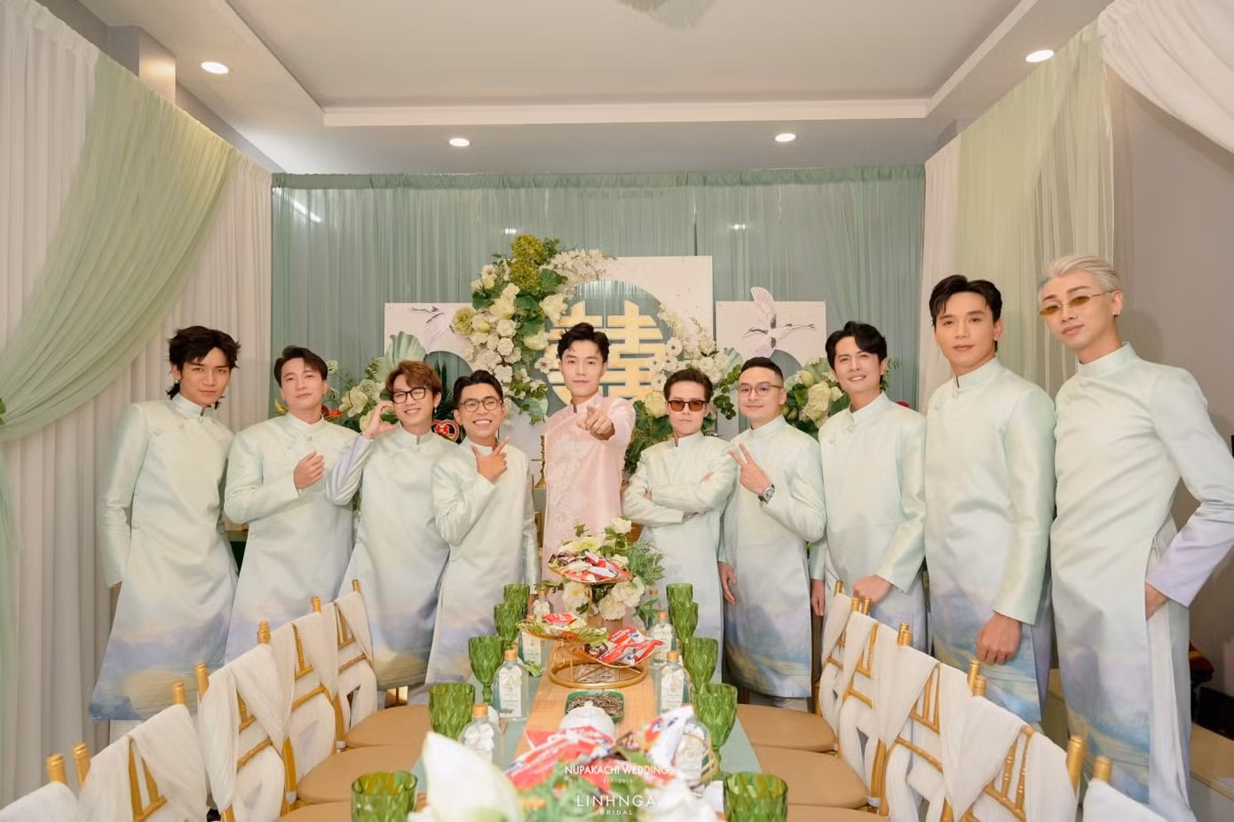 Minh Dự từng có mặt trong đội bê tráp cho Phan Đạt. Minh Dự từng có mặt trong đội bê tráp cho Phan Đạt.
