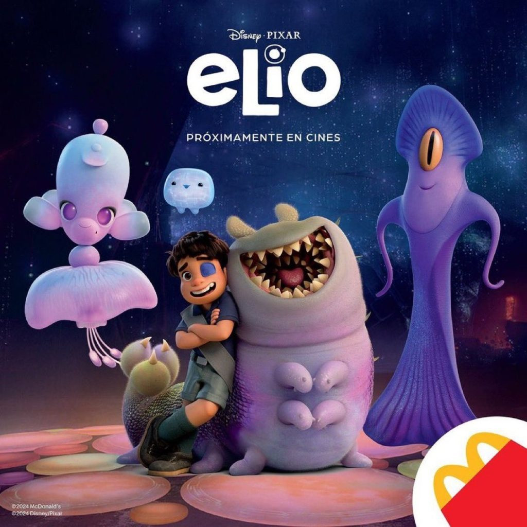 Cậu bé gặp được những người bạn siêu dễ thương.