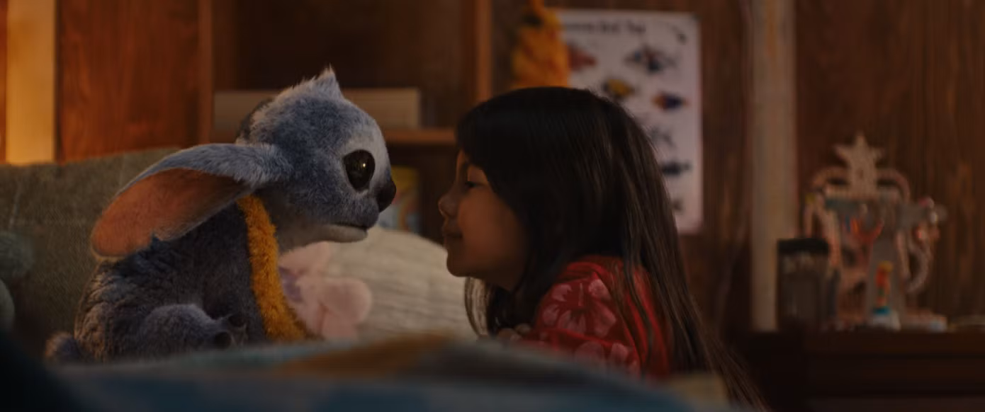 Lilo và Stitch cùng giúp nhau chữa lành nỗi đau.