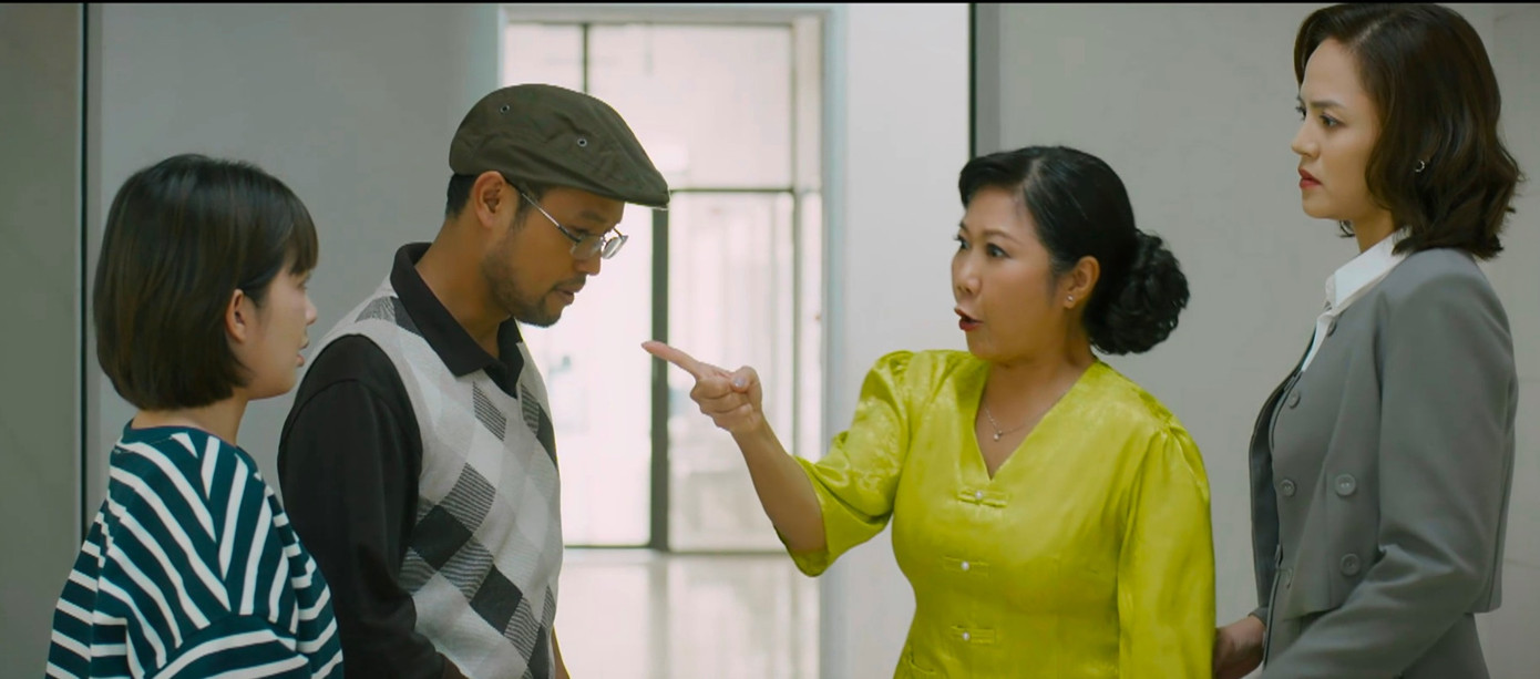 Ông Bình lúc nào cũng tình cảm, quan tâm các con. Ông Bình lúc nào cũng tình cảm, quan tâm các con.