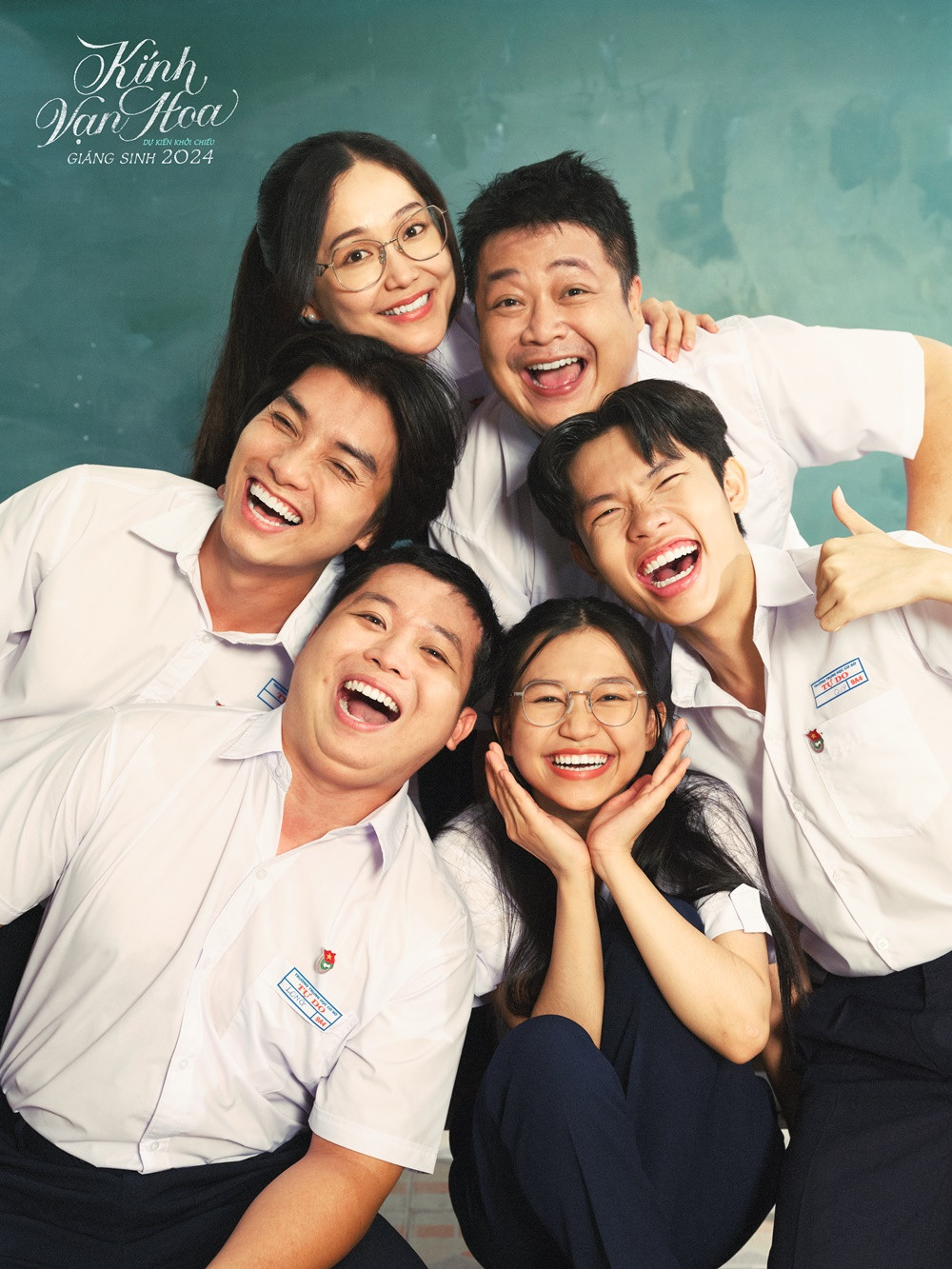 Khoảnh khắc hội ngộ dễ thương của hai dàn diễn viên. Khoảnh khắc hội ngộ dễ thương của hai dàn diễn viên.