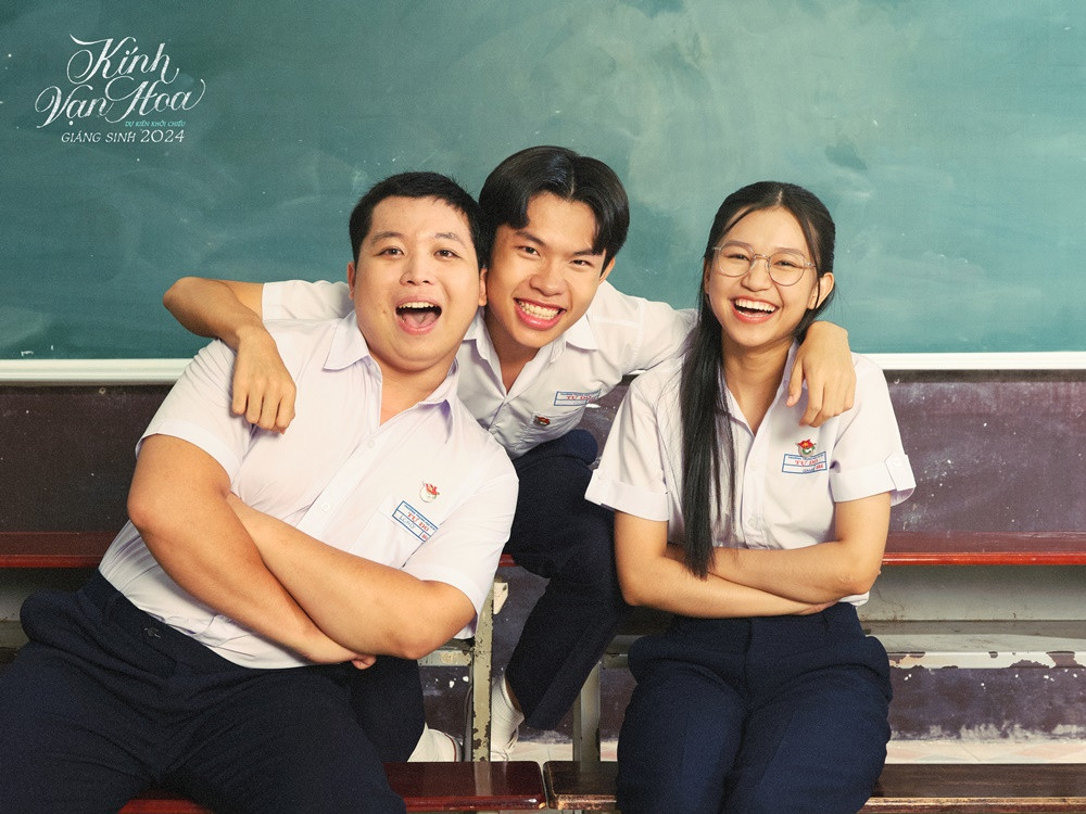 Kính Vạn Hoa bản điện ảnh đã tìm được ba diễn viên chính. Kính Vạn Hoa bản điện ảnh đã tìm được ba diễn viên chính.