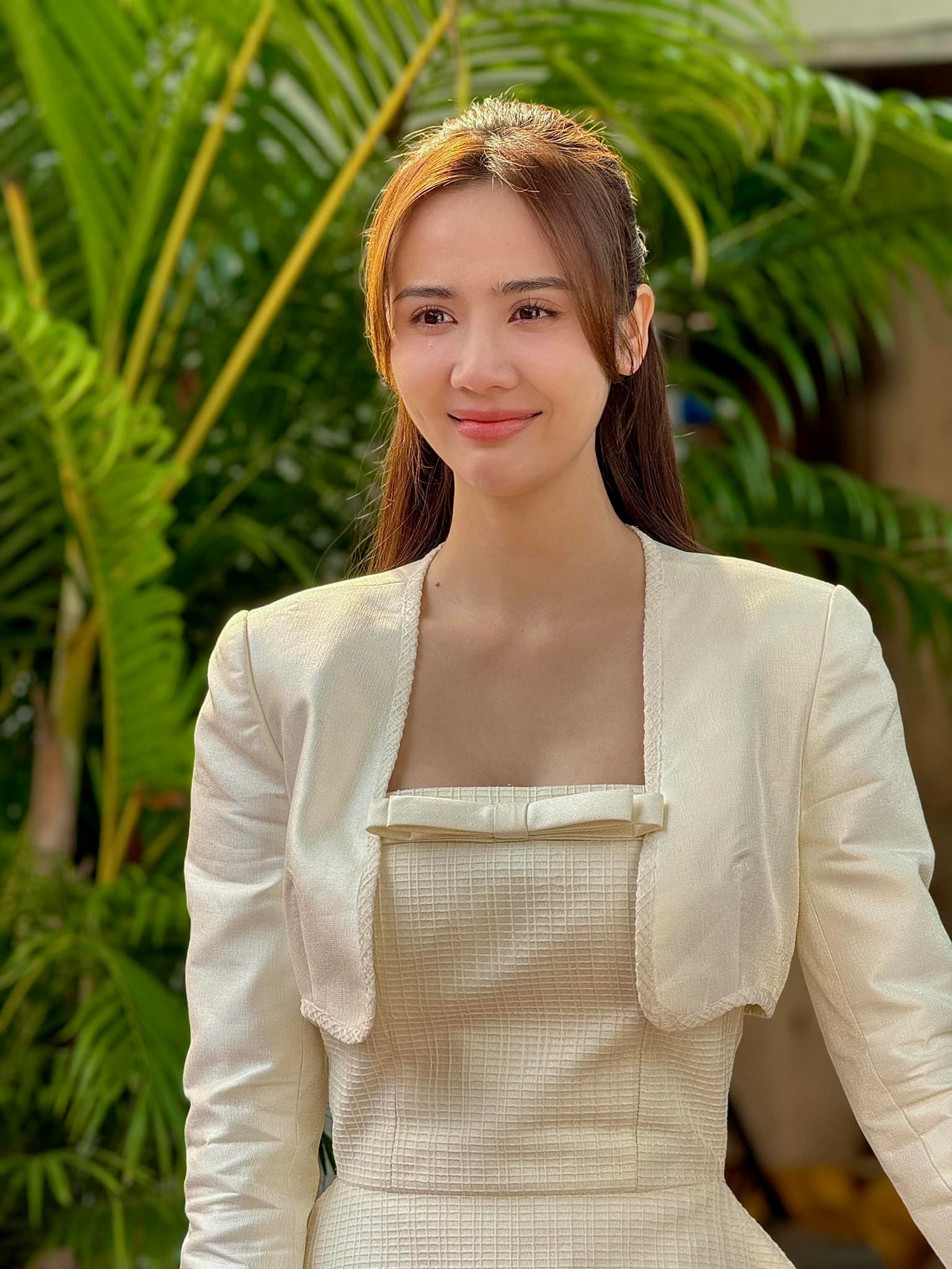 Huyền Lizzie lại ghi điểm với tạo hình dịu dàng này.