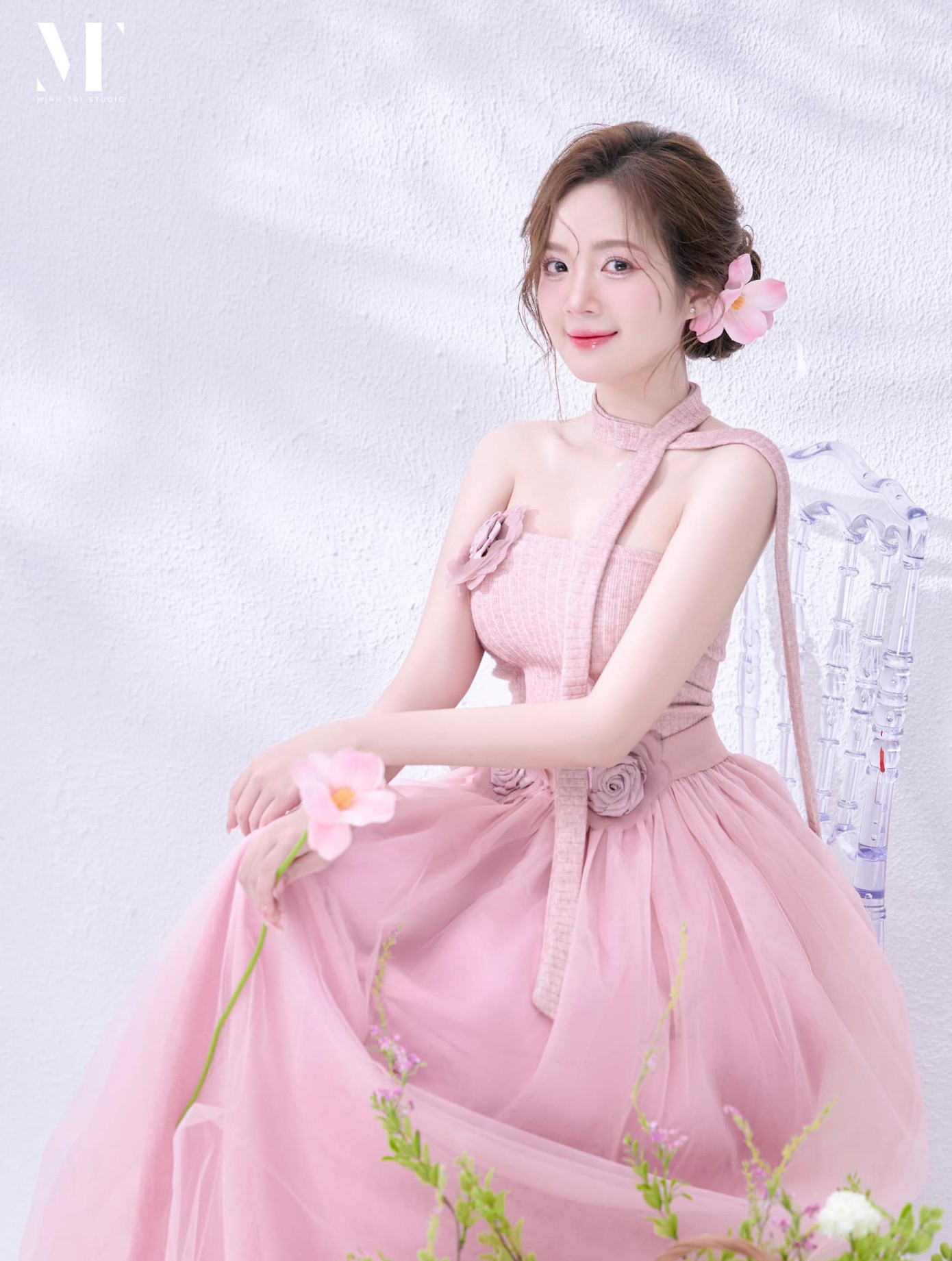 Ngọc Huyền khoe nhan sắc trong veo trong bộ ảnh nàng thơ.