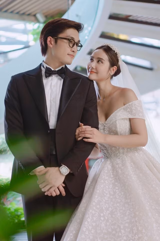 Khán giả vẫn đẩy thuyền Đình Tú - Huyền Lizzie từ hai năm nay. Khán giả vẫn đẩy thuyền Đình Tú - Huyền Lizzie từ hai năm nay.