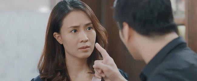 Vân Khánh của "Thương Ngày Nắng Về" có nhiều điểm giống Khuê của "Hoa Hồng Trên Ngực Trái" Vân Khánh của "Thương Ngày Nắng Về" có nhiều điểm giống Khuê của "Hoa Hồng Trên Ngực Trái"