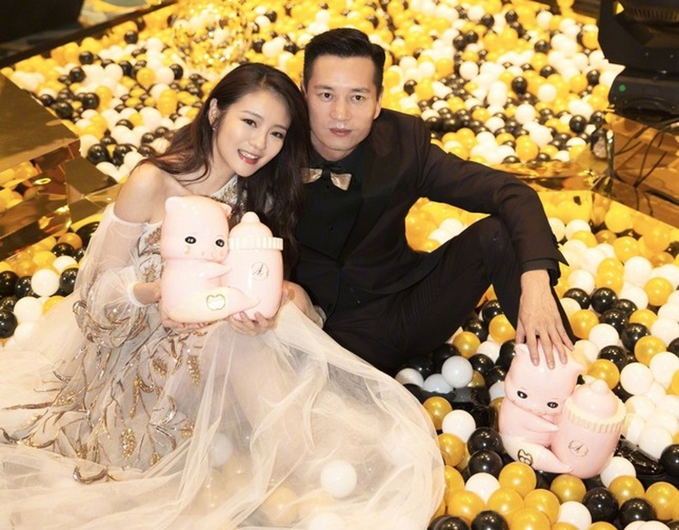 An Dĩ Hiên gần như ở ẩn sau khi chồng bị bắt giam. An Dĩ Hiên gần như ở ẩn sau khi chồng bị bắt giam.