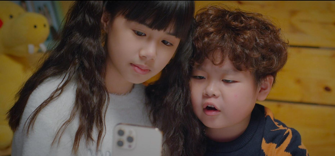 Hai bé Bảo Linh, Tuấn Phong diễn xuất ngày càng hay.