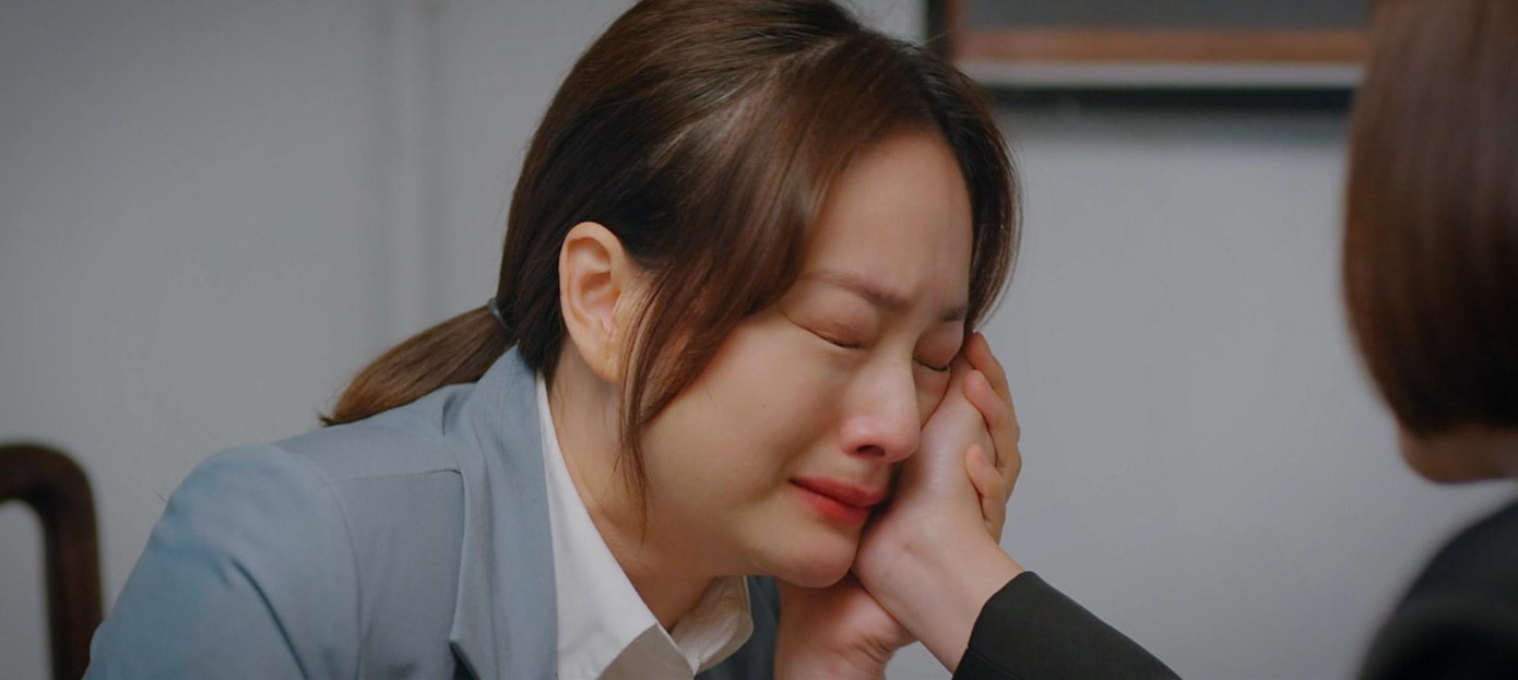 Vân Khánh vẫn tiếp tục khóc rất nhiều Vân Khánh vẫn tiếp tục khóc rất nhiều