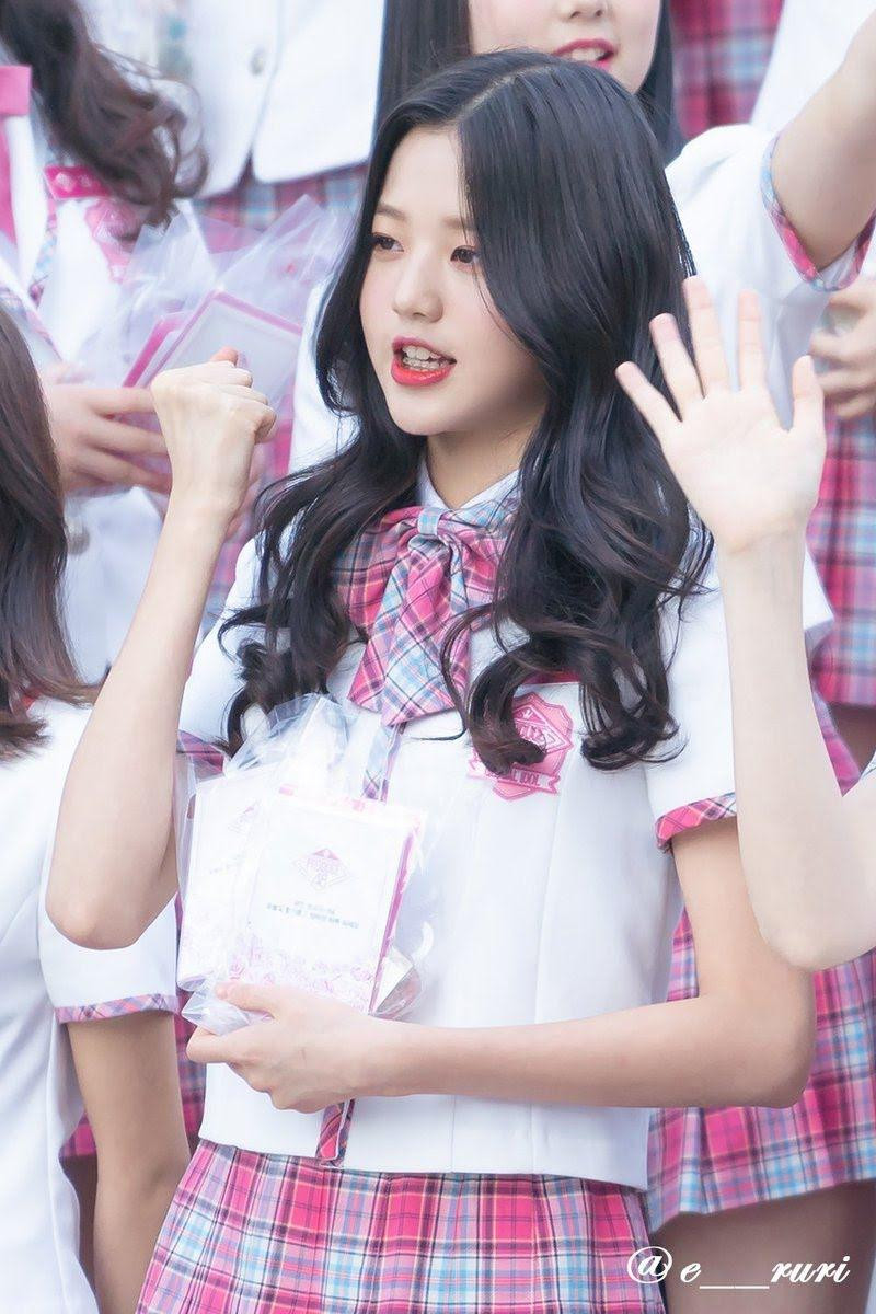 Jang Won Young niềng răng khi thi Produce 48 Jang Won Young niềng răng khi thi Produce 48