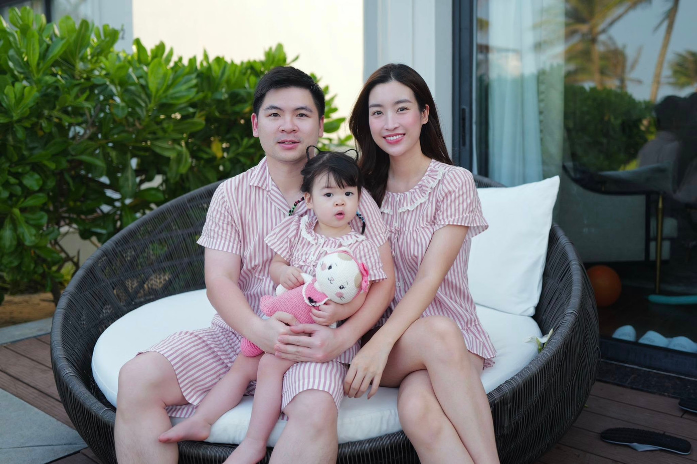 Cô nhóc Titi rất lém lỉnh, dễ thương nên rất được dân mạng yêu mến. Cô nhóc Titi rất lém lỉnh, dễ thương nên rất được dân mạng yêu mến.