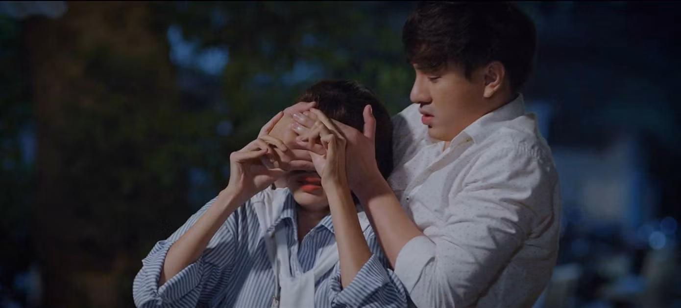 Bách có gì muốn che giấu Vân Vân?