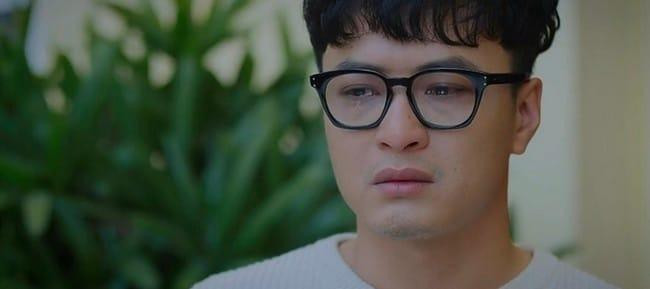 Đức (Hồng Đăng) phim Thương Ngày Nắng Vợ cũng ly hôn vì lý do tương tự. Đức (Hồng Đăng) phim Thương Ngày Nắng Vợ cũng ly hôn vì lý do tương tự.