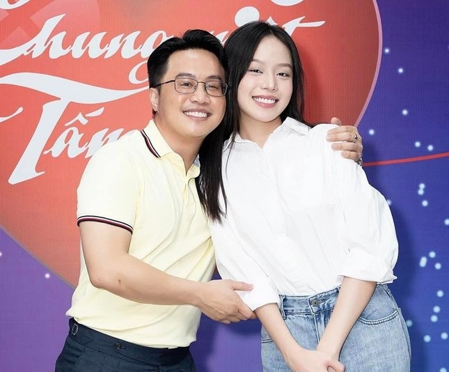 Đây cũng chính là thầy giáo của Hoa hậu Thanh Thủy.