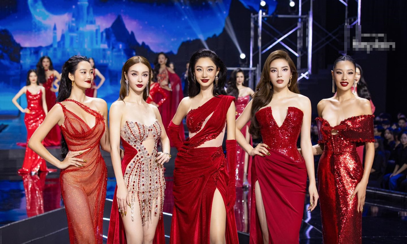 Miss Universe Vietnam 2024 dành hẳn một tập để các thí sinh thuyết trình về dự án cộng đồng. Miss Universe Vietnam 2024 dành hẳn một tập để các thí sinh thuyết trình về dự án cộng đồng.