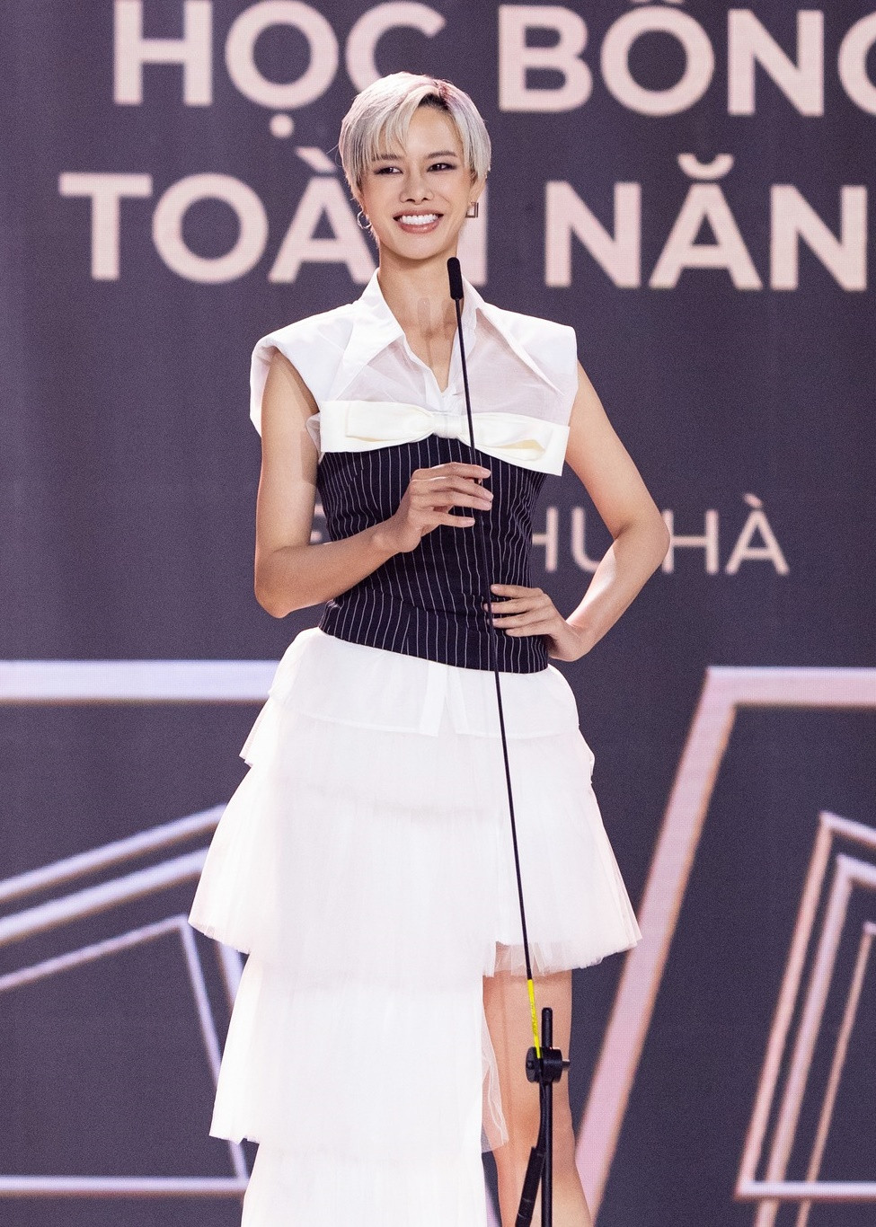 Mlee và Hà Kino đều có những dự án hướng đến sinh viên. Mlee và Hà Kino đều có những dự án hướng đến sinh viên.