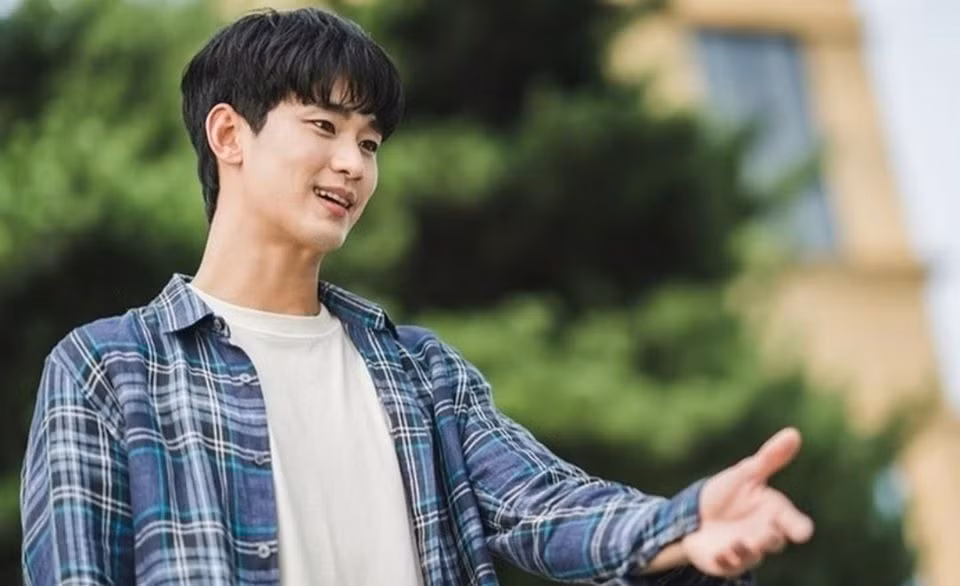 Kim Soo Hyun làm nhân viên y tế bình thường trong phim có rating thấp nhất sự nghiệp.