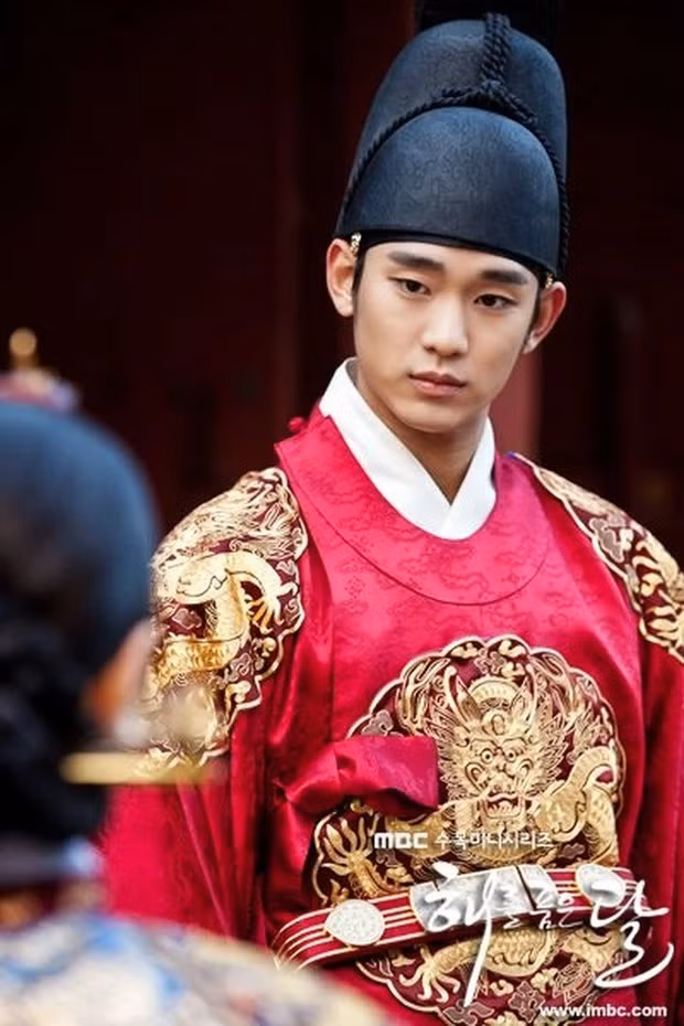 Kim Soo Hyun từng gây sốt với bộ phim có rating lên tới 42%.