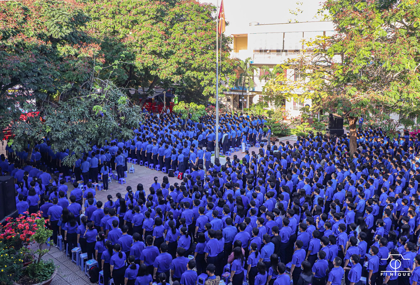 Năm nay Đoàn trường THPT Nguyễn Thượng Hiền quyết “đạp gió rẽ sóng” với ca khúc mới. Năm nay Đoàn trường THPT Nguyễn Thượng Hiền quyết “đạp gió rẽ sóng” với ca khúc mới.