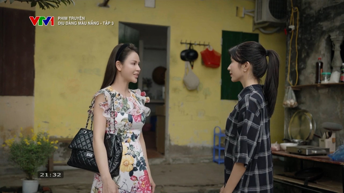 Bộ váy này xuất hiện trong cảnh quan trọng.