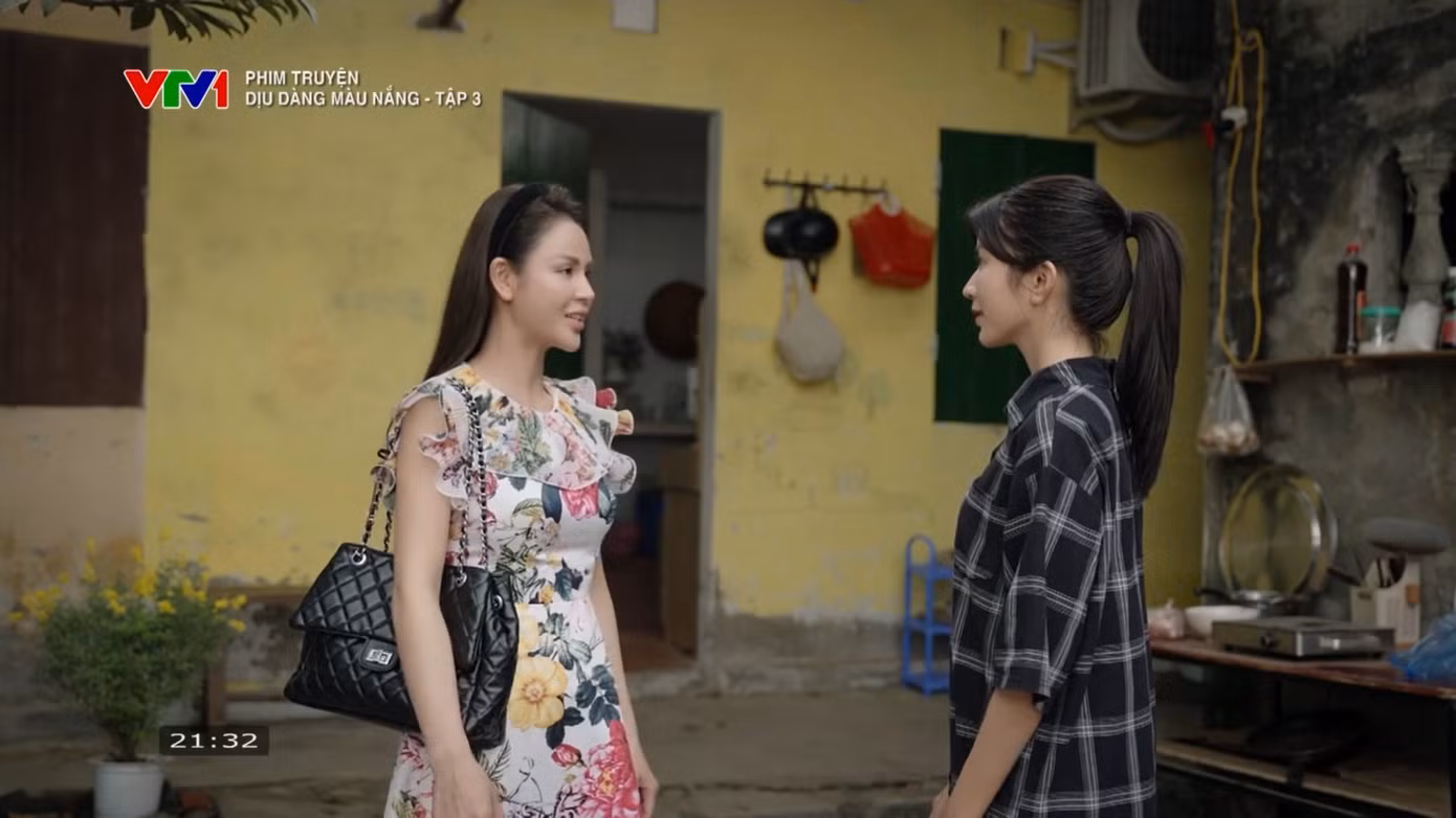 Bộ váy này xuất hiện trong cảnh quan trọng.