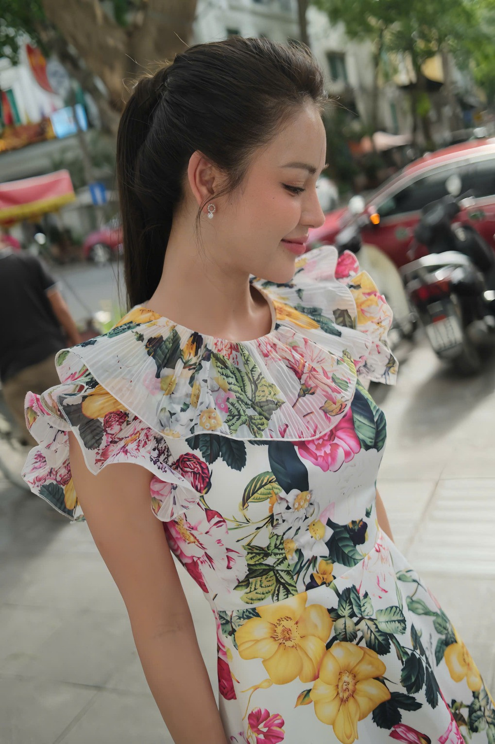 Bộ váy giúp Lương Thu Trang được khen trên phim.