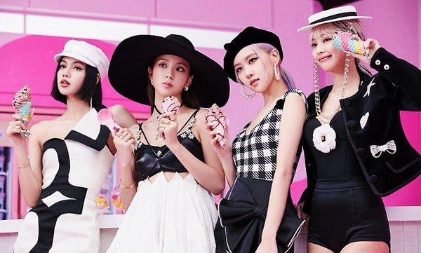 Mỗi lần comeback, BLACKPINK cần rất nhiều trang phục Mỗi lần comeback, BLACKPINK cần rất nhiều trang phục