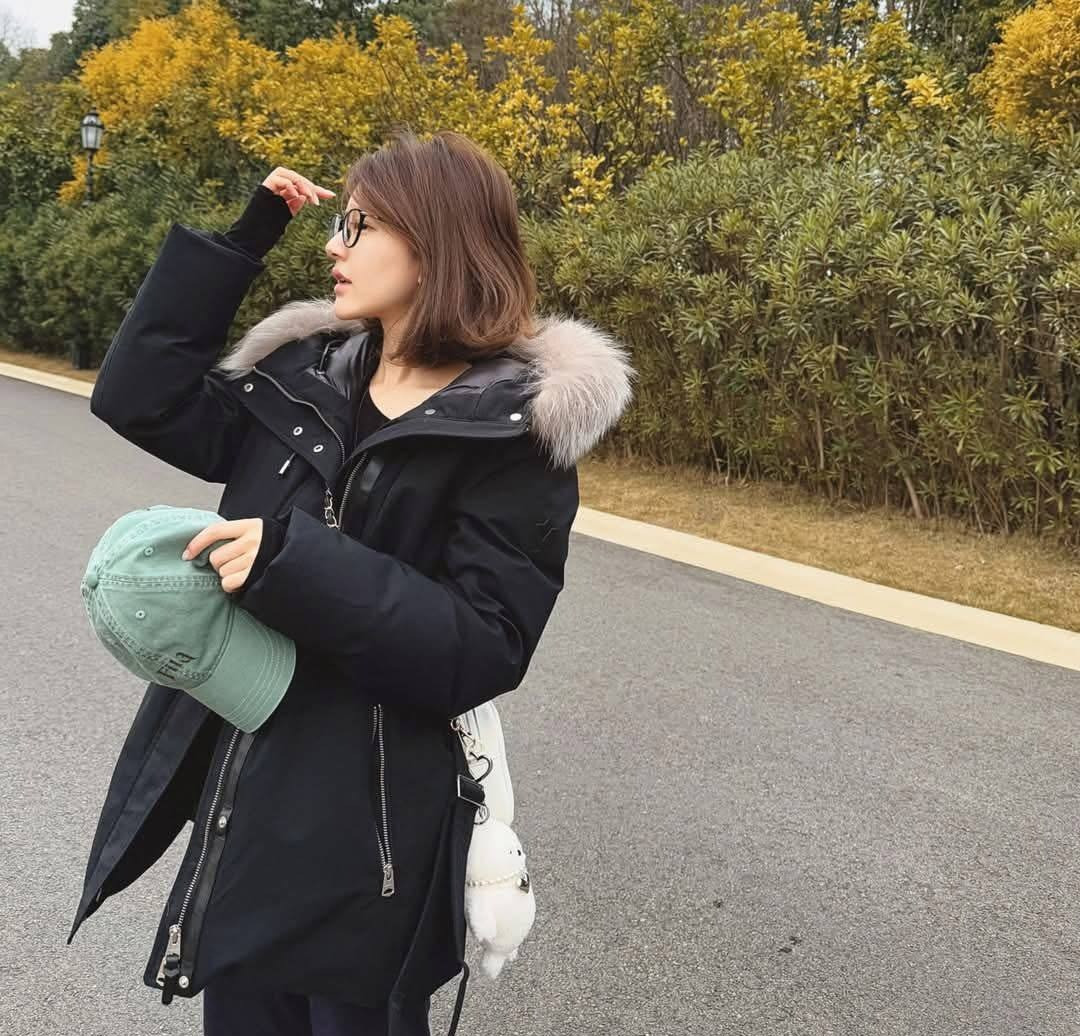 Nhưng Triệu Lộ Tư vẫn rất gầy gò khiến mọi người lo lắng. Nhưng Triệu Lộ Tư vẫn rất gầy gò khiến mọi người lo lắng.