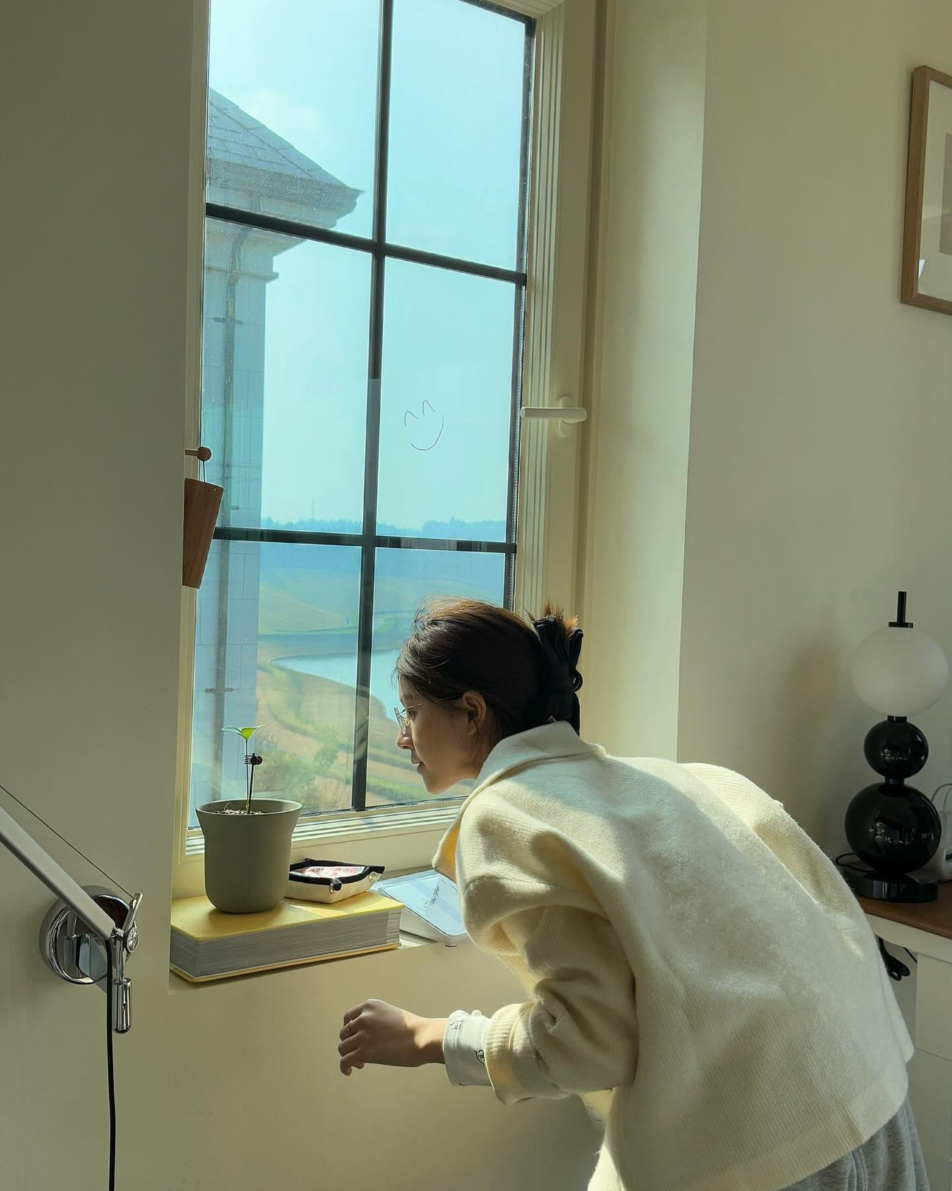 Triệu Lộ Tư cập nhật hình ảnh mới sau thời gian trị bệnh. Triệu Lộ Tư cập nhật hình ảnh mới sau thời gian trị bệnh.