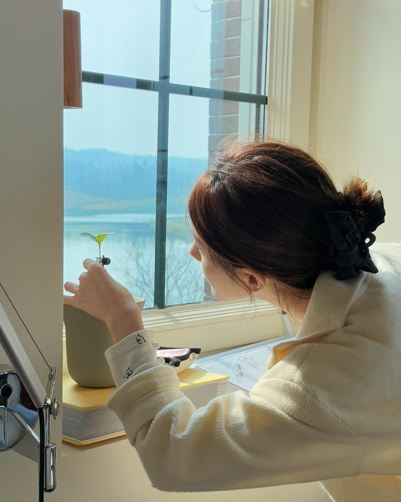 Triệu Lộ Tư cập nhật hình ảnh mới sau thời gian trị bệnh. Triệu Lộ Tư cập nhật hình ảnh mới sau thời gian trị bệnh.