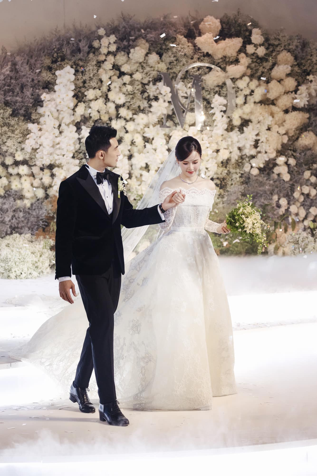 Midu vừa có đám cưới hoành tráng như phim ngôn tình. Midu vừa có đám cưới hoành tráng như phim ngôn tình.