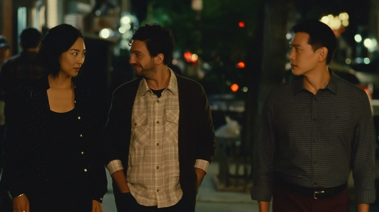 Chuyện tình ba người day dứt bởi hai chữ nhân duyên. Chuyện tình ba người day dứt bởi hai chữ nhân duyên.