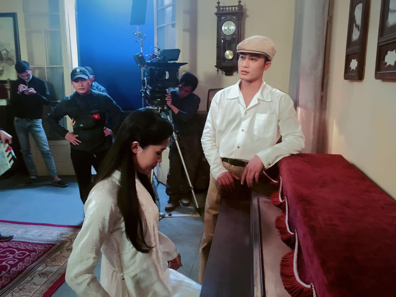 Hậu trường một cảnh quay lãng mạn trong phim. Hậu trường một cảnh quay lãng mạn trong phim.