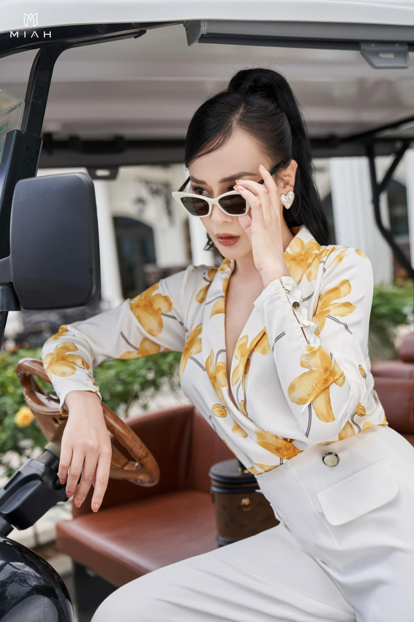 Nữ diễn viên vừa khóa trang cá nhân.