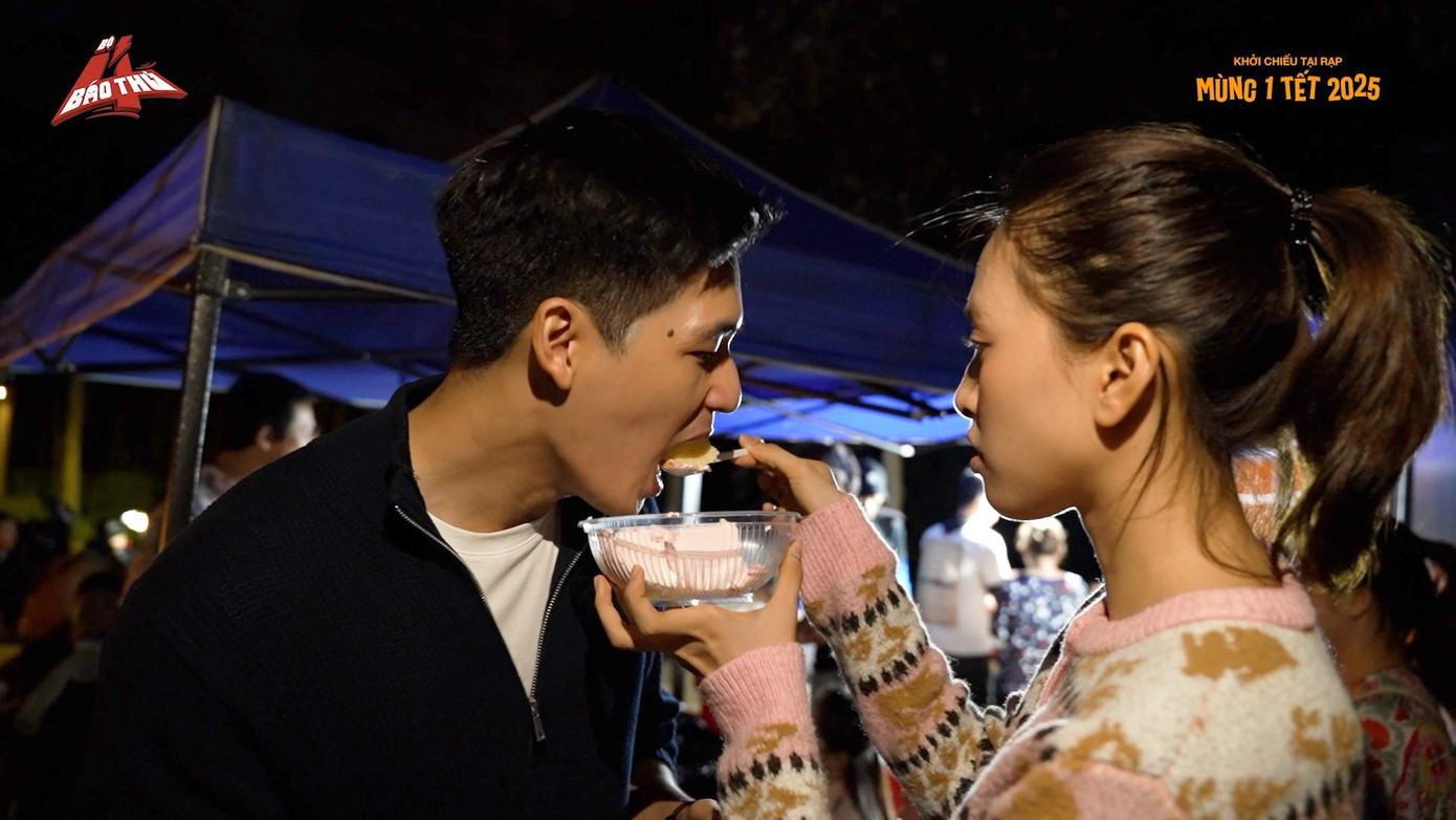 Trên trường quay, hai người cũng rất tình cảm. Trên trường quay, hai người cũng rất tình cảm.