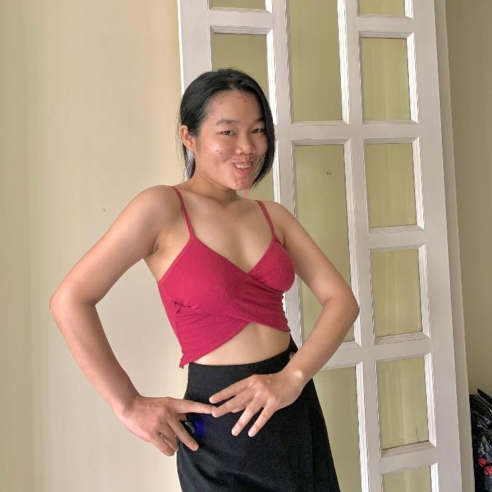 Lê Thụy được đông đảo cư dân mạng yêu quý bởi tính cách hài hước và sự tự tin khi thể hiện cá tính của mình.