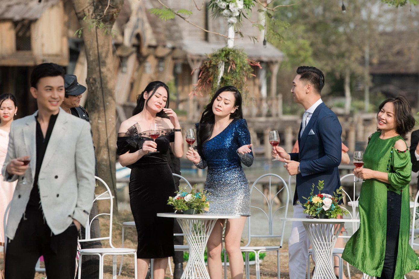 Mạnh Trường - Phương Oanh mặc đồ rất ăn ý Mạnh Trường - Phương Oanh mặc đồ rất ăn ý