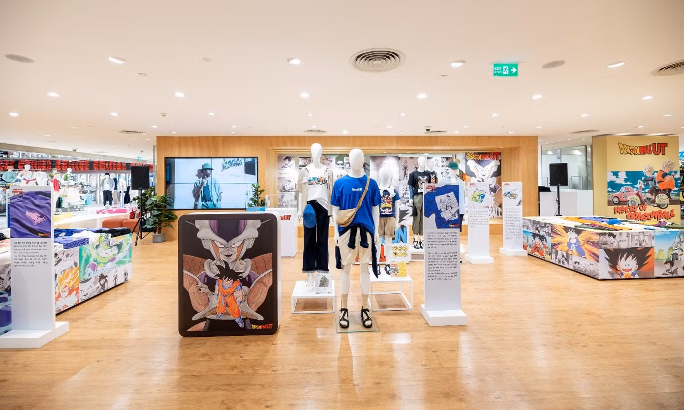 UNIQLO chính thức ra mắt BST Dragon Ball UT với những họa tiết đặc trưng của tác phẩm Manga/Anime huyền thoại tại tất cả các cửa hàng và online từ ngày 16/5. UNIQLO chính thức ra mắt BST Dragon Ball UT với những họa tiết đặc trưng của tác phẩm Manga/Anime huyền thoại tại tất cả các cửa hàng và online từ ngày 16/5.