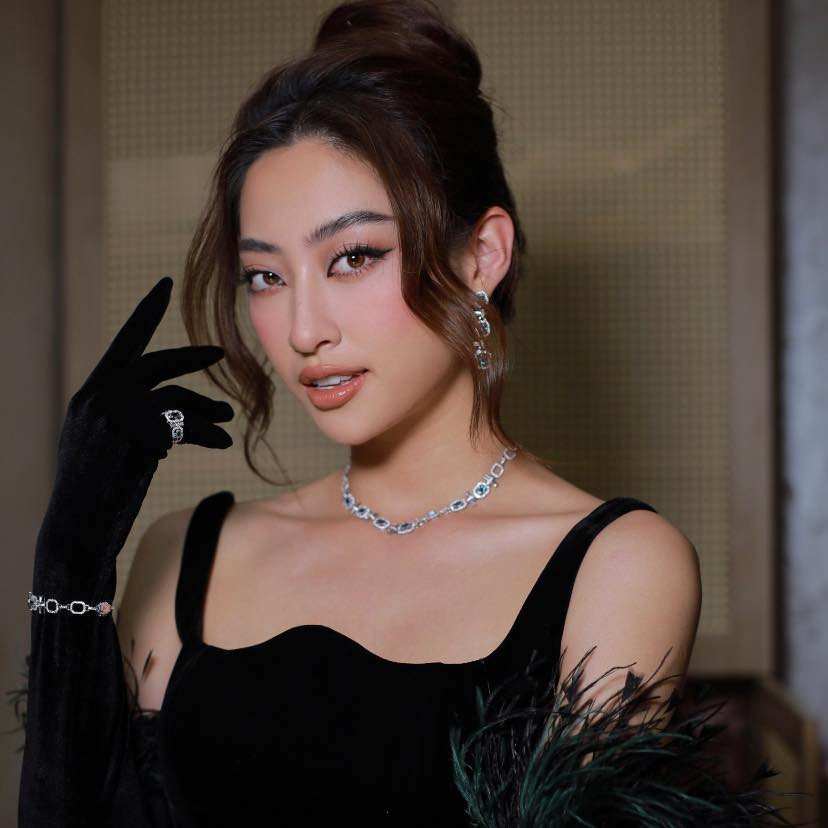 Lương Thùy Linh sở hữu gương mặt đẹp hài hòa