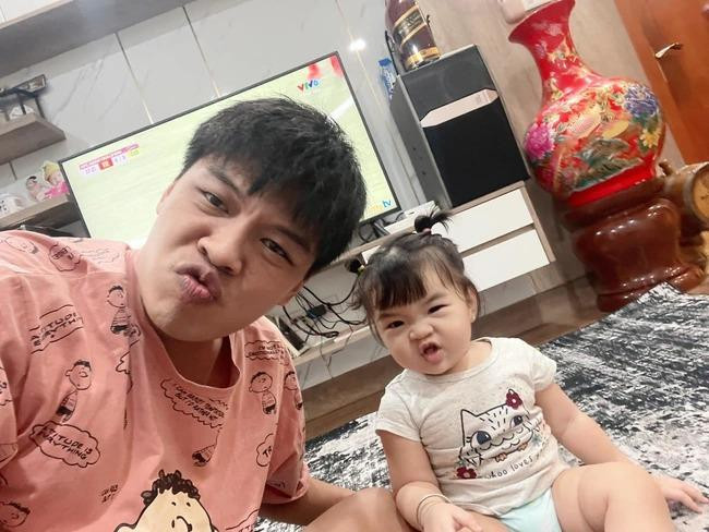 Cô bé rất lém lỉnh, hài hước