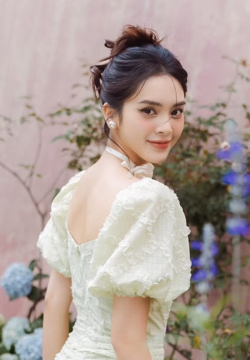 Quỳnh Lương đã lên tiếng xin lỗi vì hành động thiếu tinh tế này.