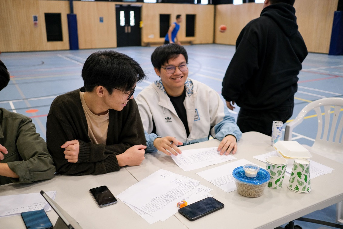 Du học sinh có thể sẽ đối mặt với những thử thách về nghe hiểu phát âm, phản xạ đối đáp, sử dụng tiếng Anh học thuật