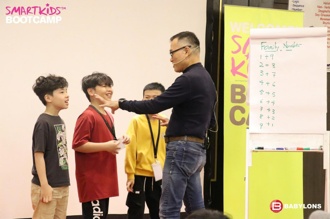 Tiến sĩ Wong tại chương trình Smartkids Bootcamp.