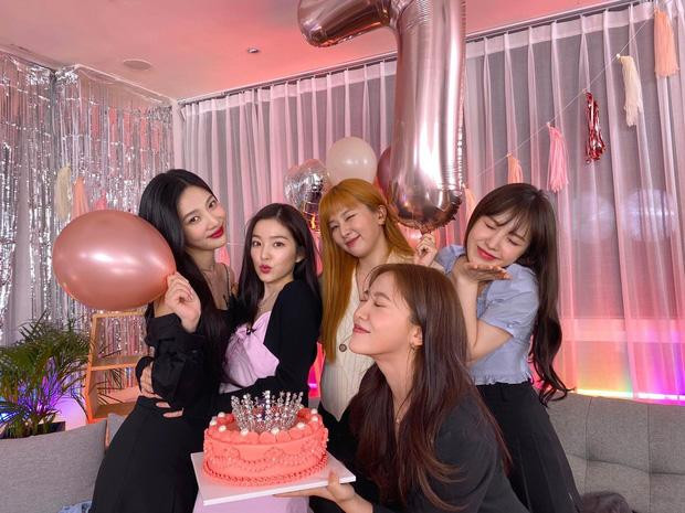 Red Velvet hạnh phúc trong ngày kỷ niệm