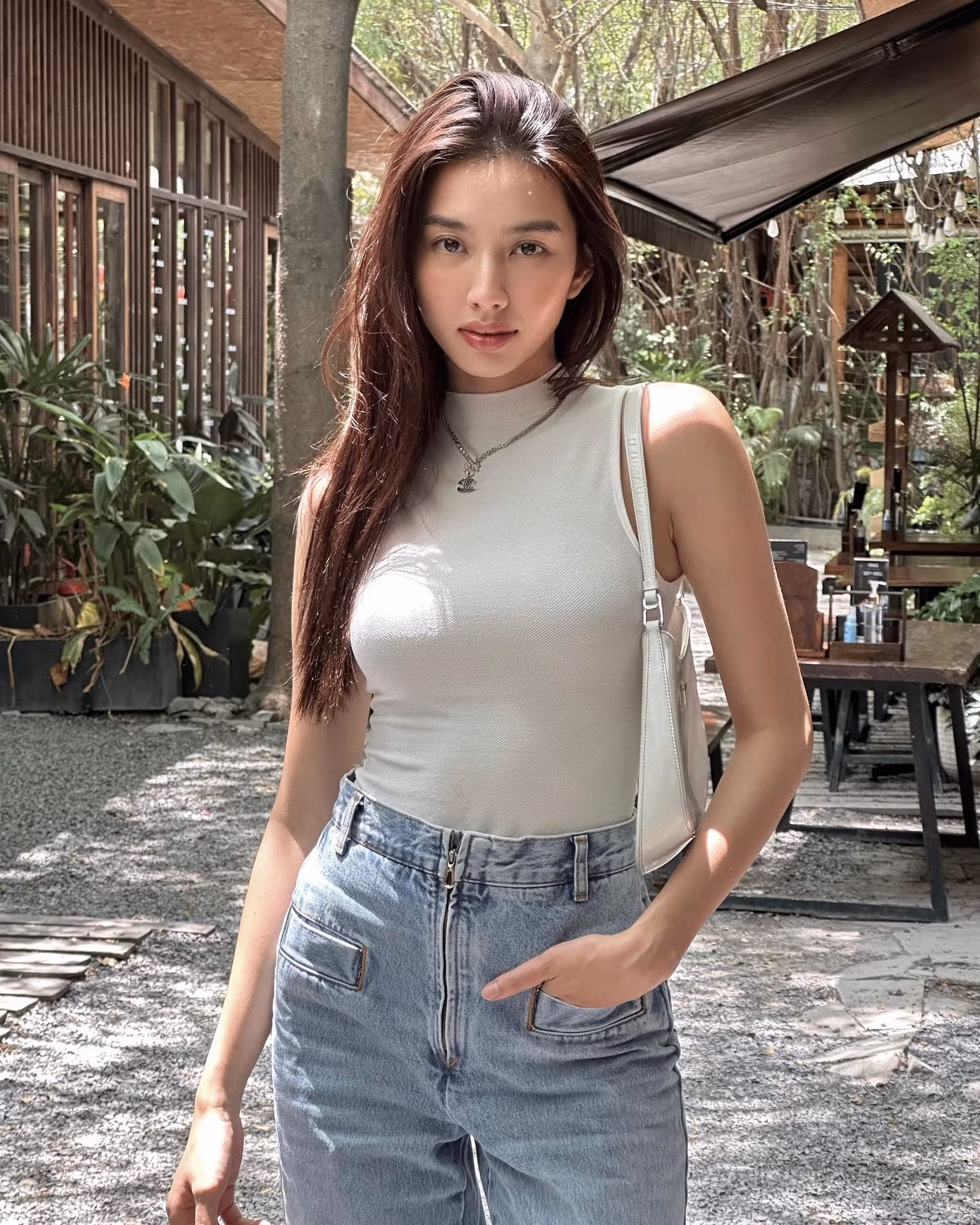 Khán giả gửi lời chúc mừng nàng hậu sau khi biết kết quả từ phiên tòa.