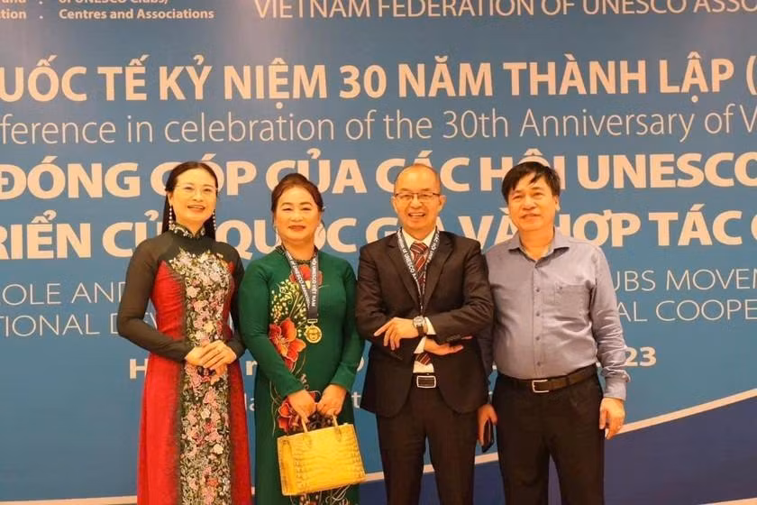 GS.TS Nguyễn Duy Cương luôn tích cực tham gia và có các hoạt động từ thiện.
