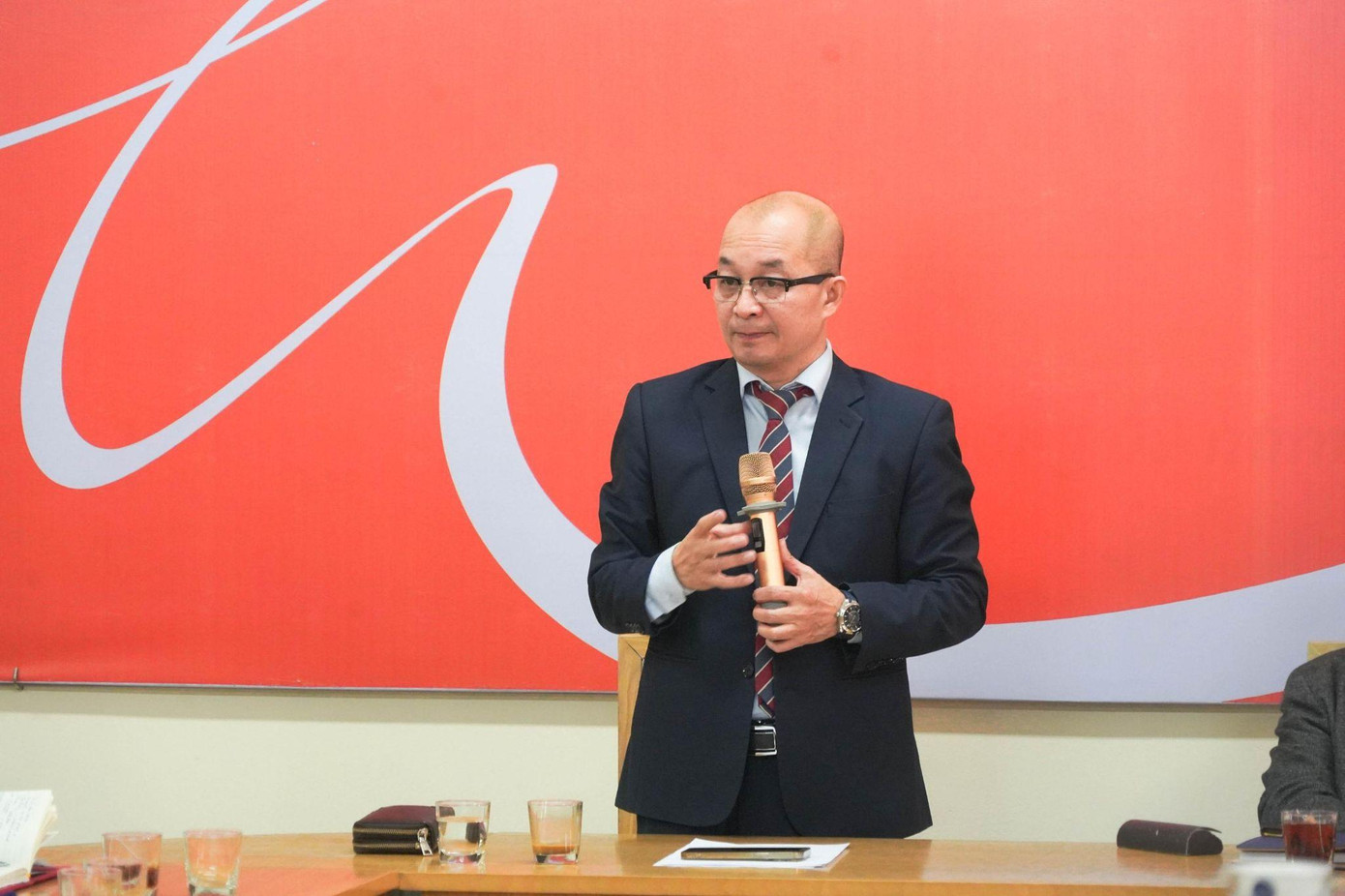 GS.TS Nguyễn Duy Cương dành tâm huyết trọn đời cho ngành y học cổ truyền. GS.TS Nguyễn Duy Cương dành tâm huyết trọn đời cho ngành y học cổ truyền.