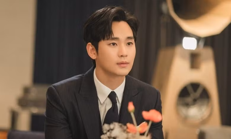 Nam diễn viên thường xuyên cập nhật Instagram trong thời gian phim chiếu. Nam diễn viên thường xuyên cập nhật Instagram trong thời gian phim chiếu.