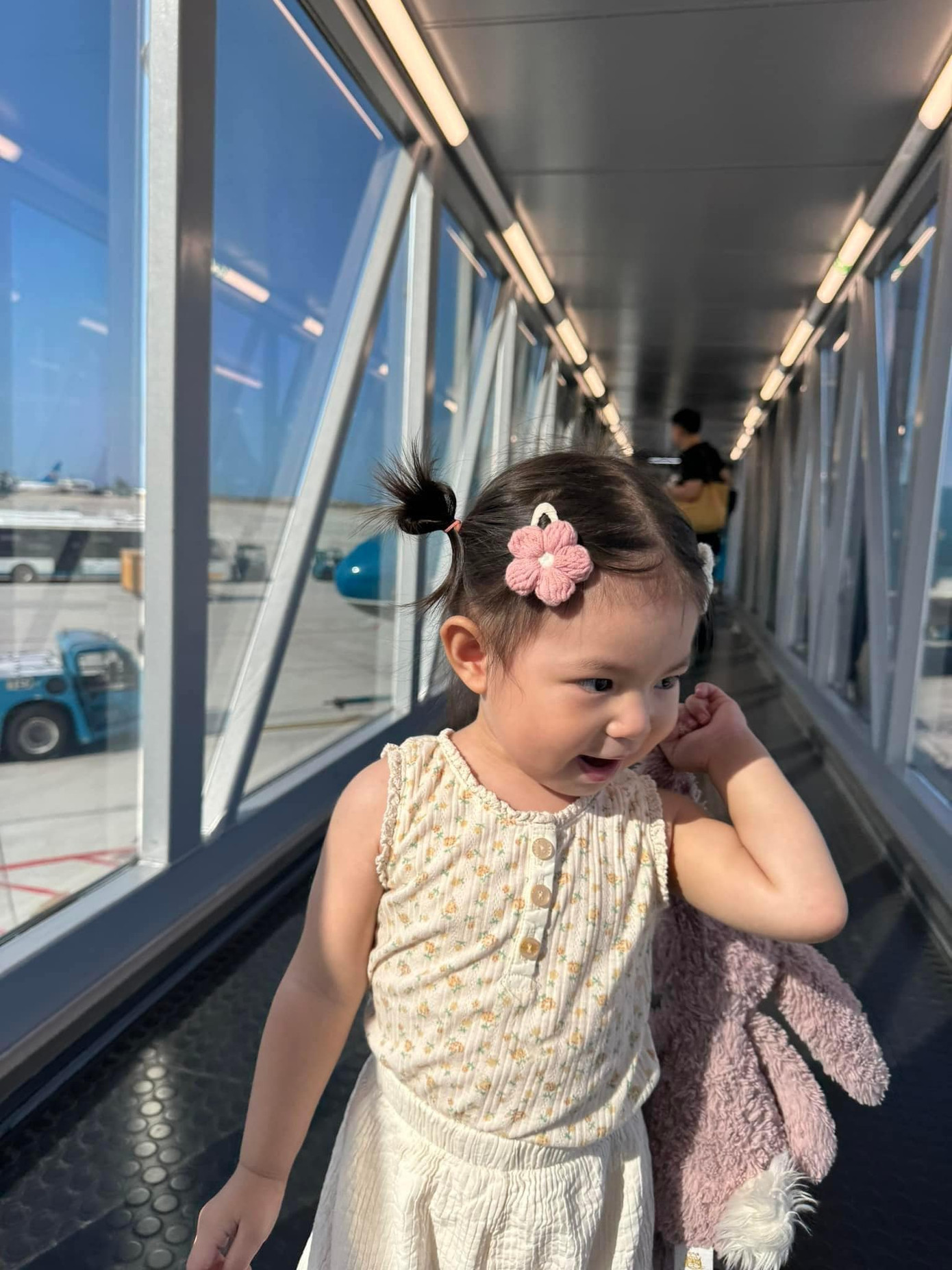 Điều netizen muốn thấy là những hình ảnh hồn nhiên vô tư của bé Pam.