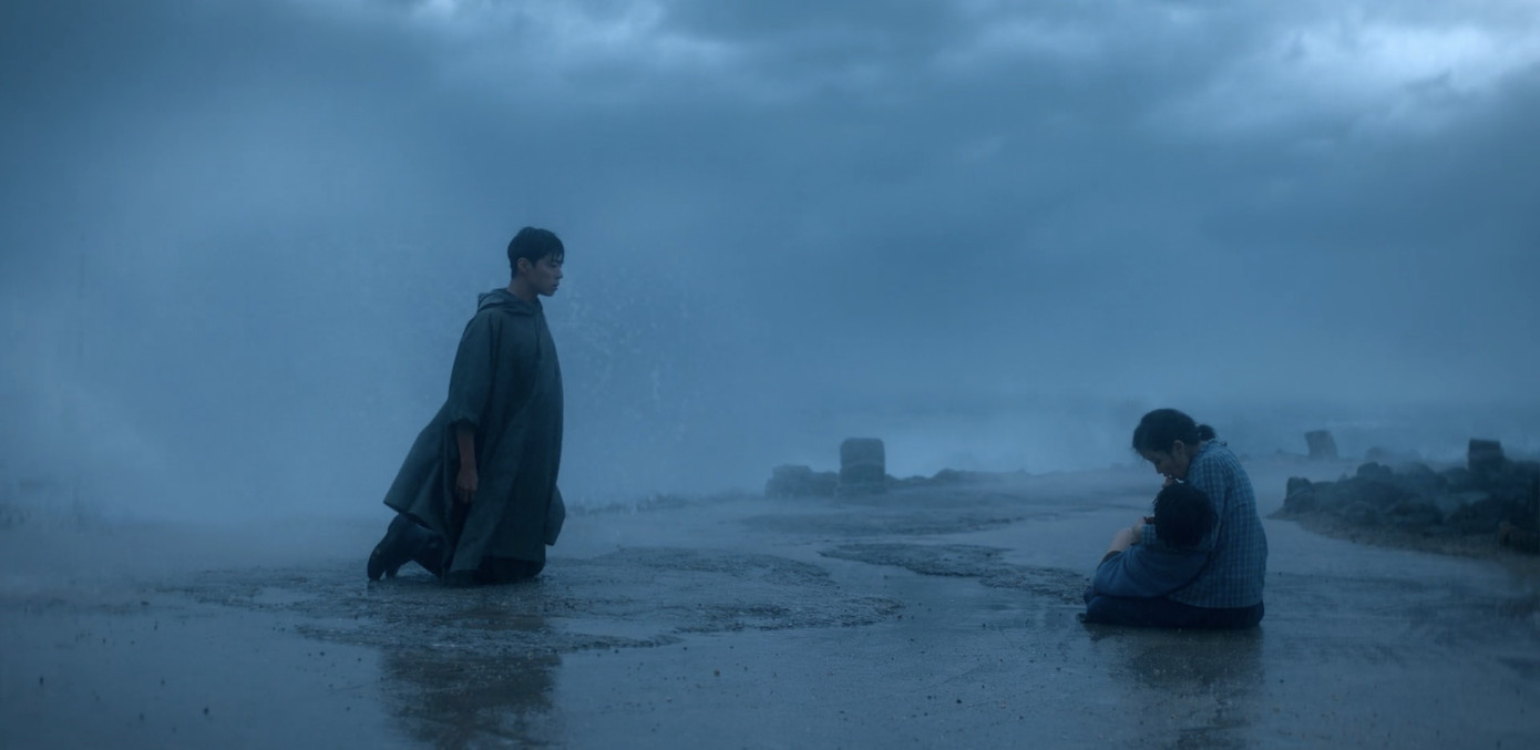 Chi tiết khiến khán giả khóc nghẹn vì quá đau lòng. Chi tiết khiến khán giả khóc nghẹn vì quá đau lòng.